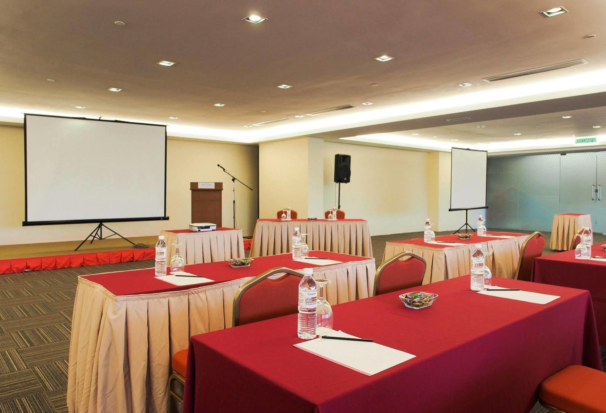 Hotel Primera Suite Cyberjaya Exterior photo